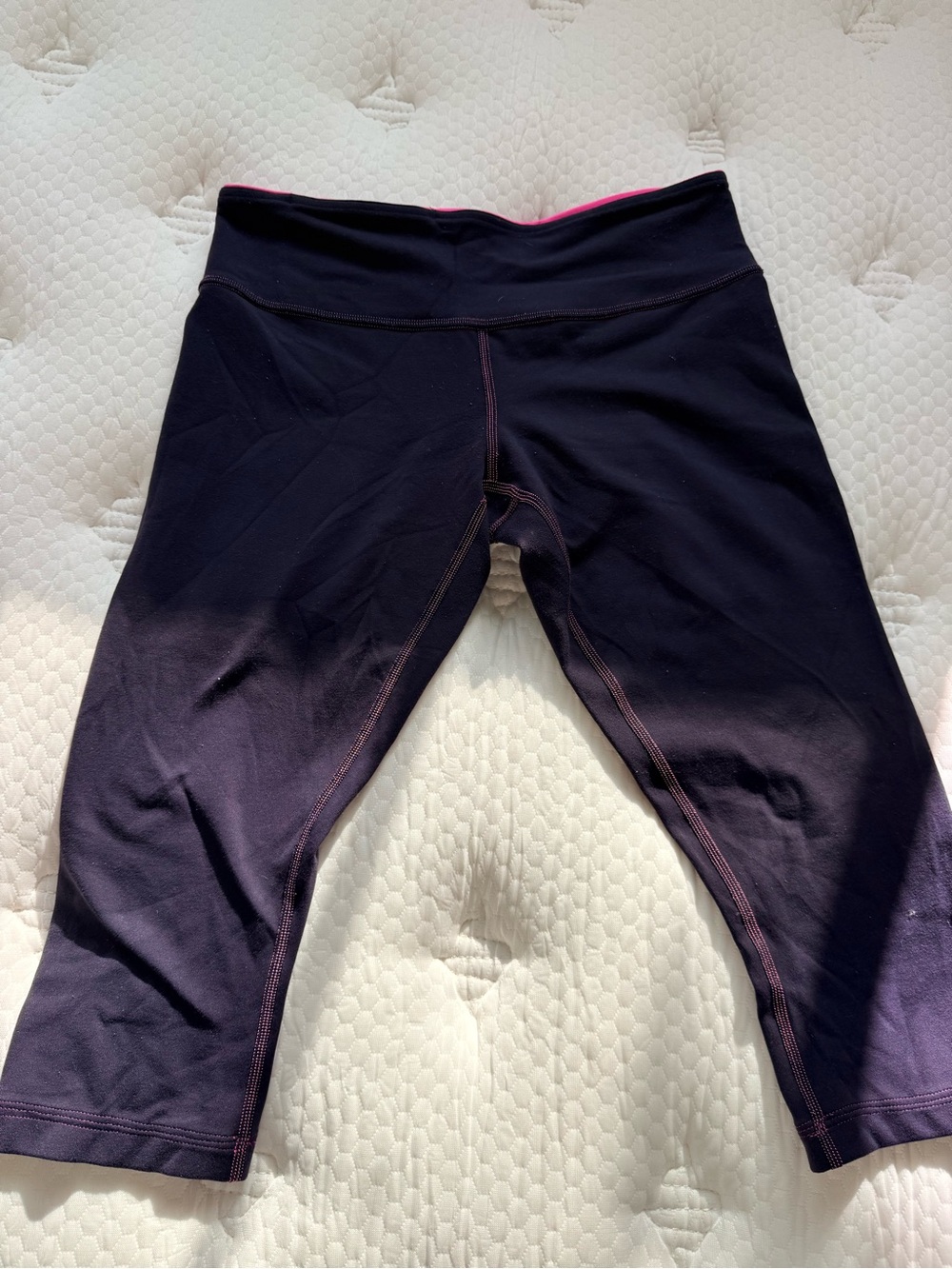 lululemon athletica purple and pink reversible Leggings - Picture 5 of 6
